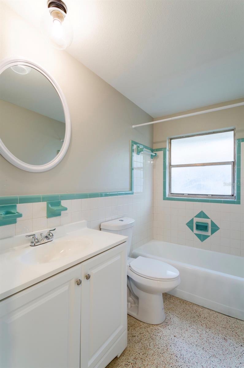 LAKEVIEW HEIGHTS - Residential Income