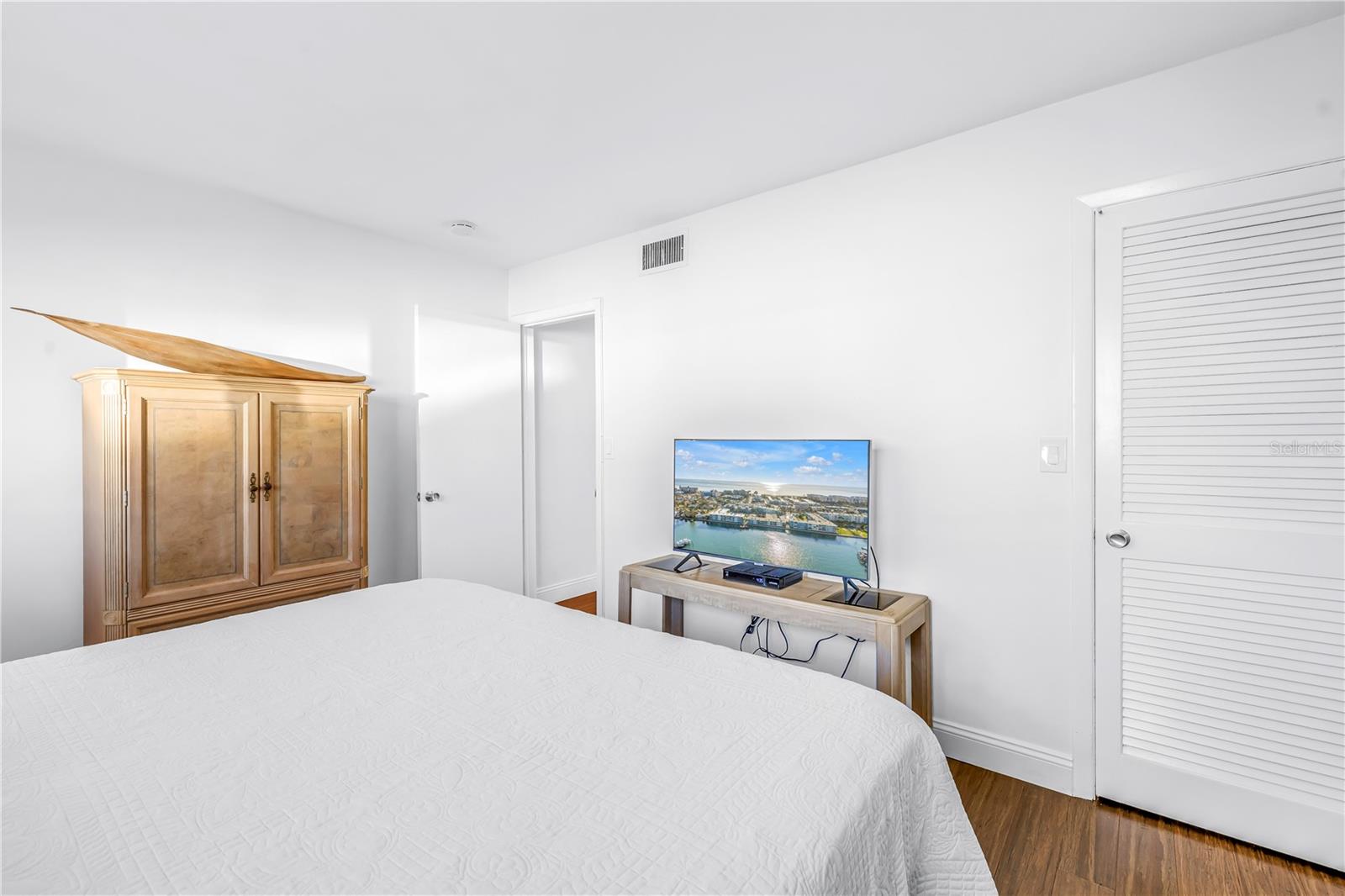 SYLVETTE CONDO - Residential Lease