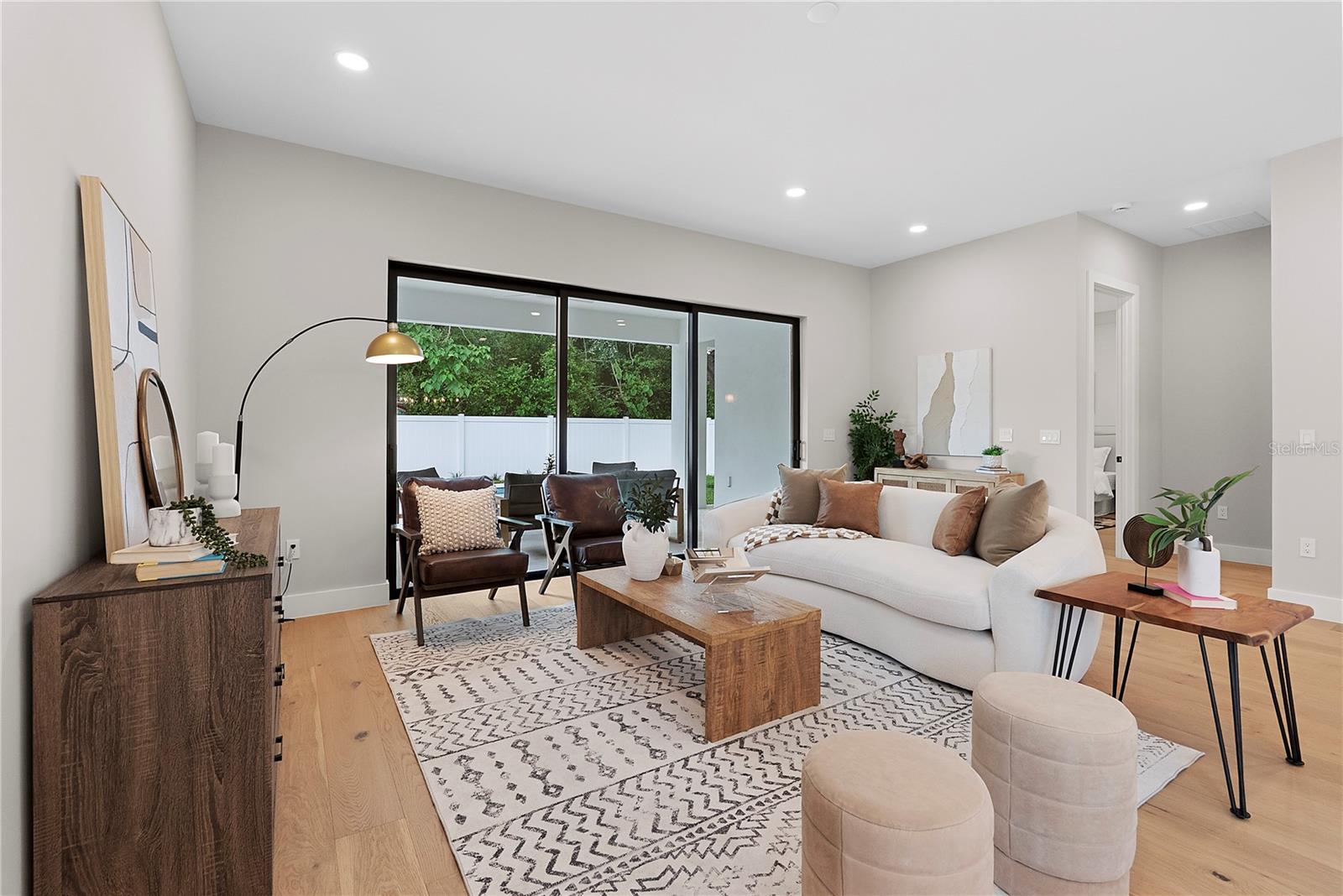 EASTWOOD - Residential