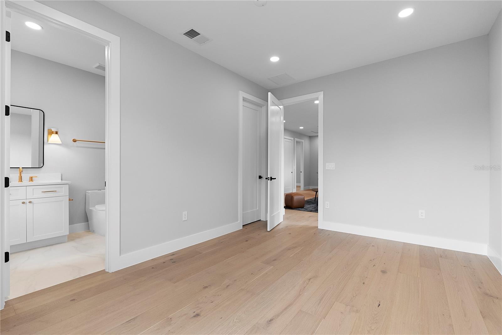 EASTWOOD - Residential