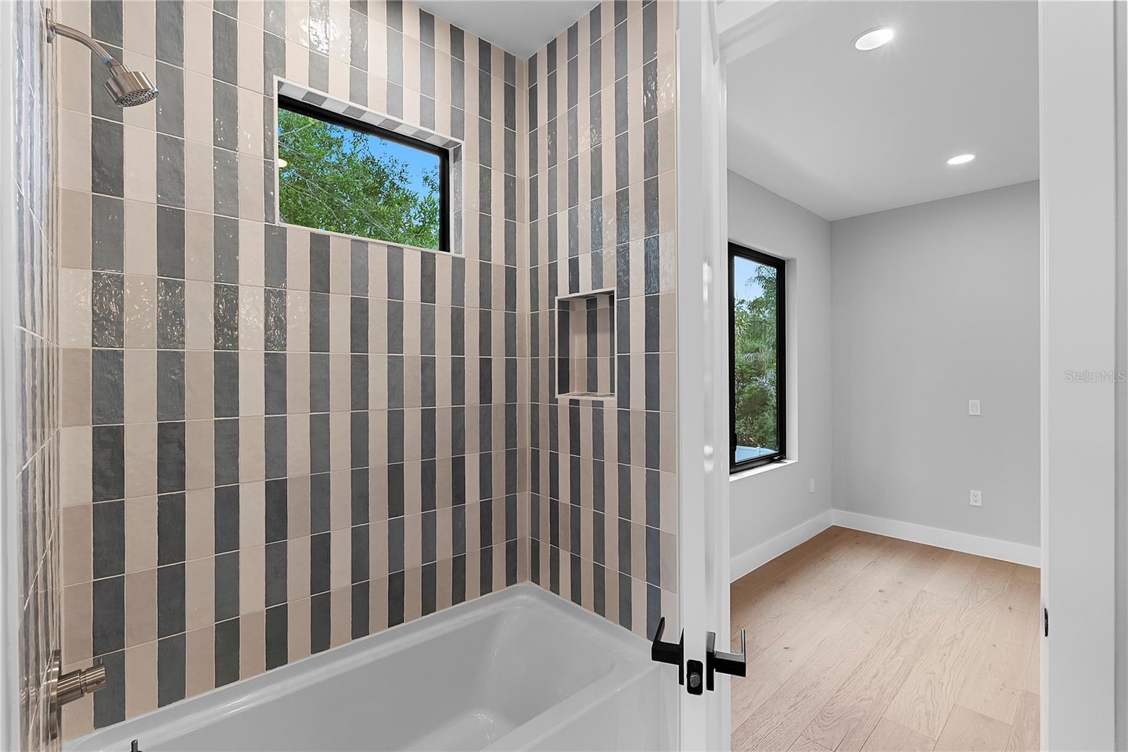 EASTWOOD - Residential