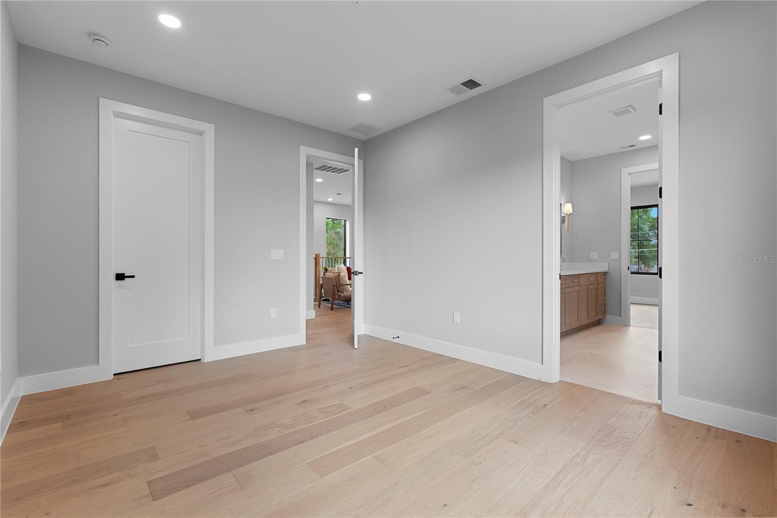 EASTWOOD - Residential