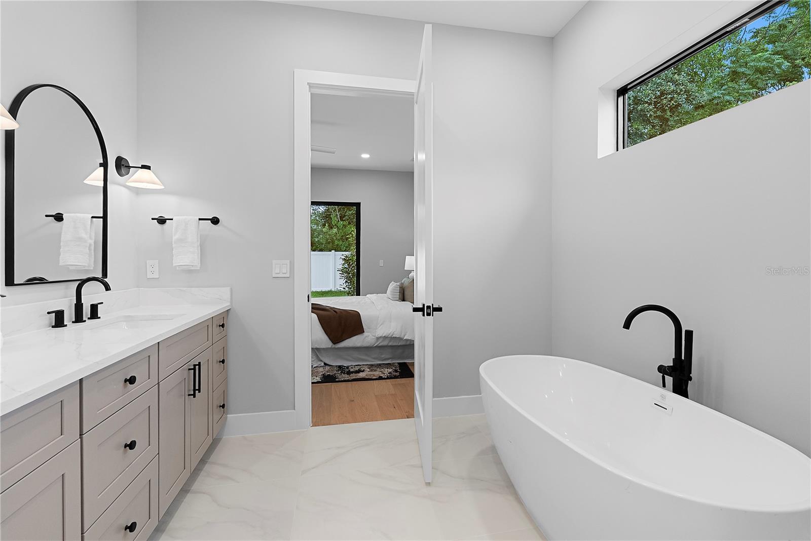 EASTWOOD - Residential