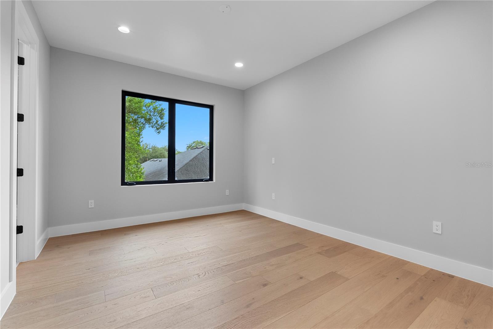 EASTWOOD - Residential