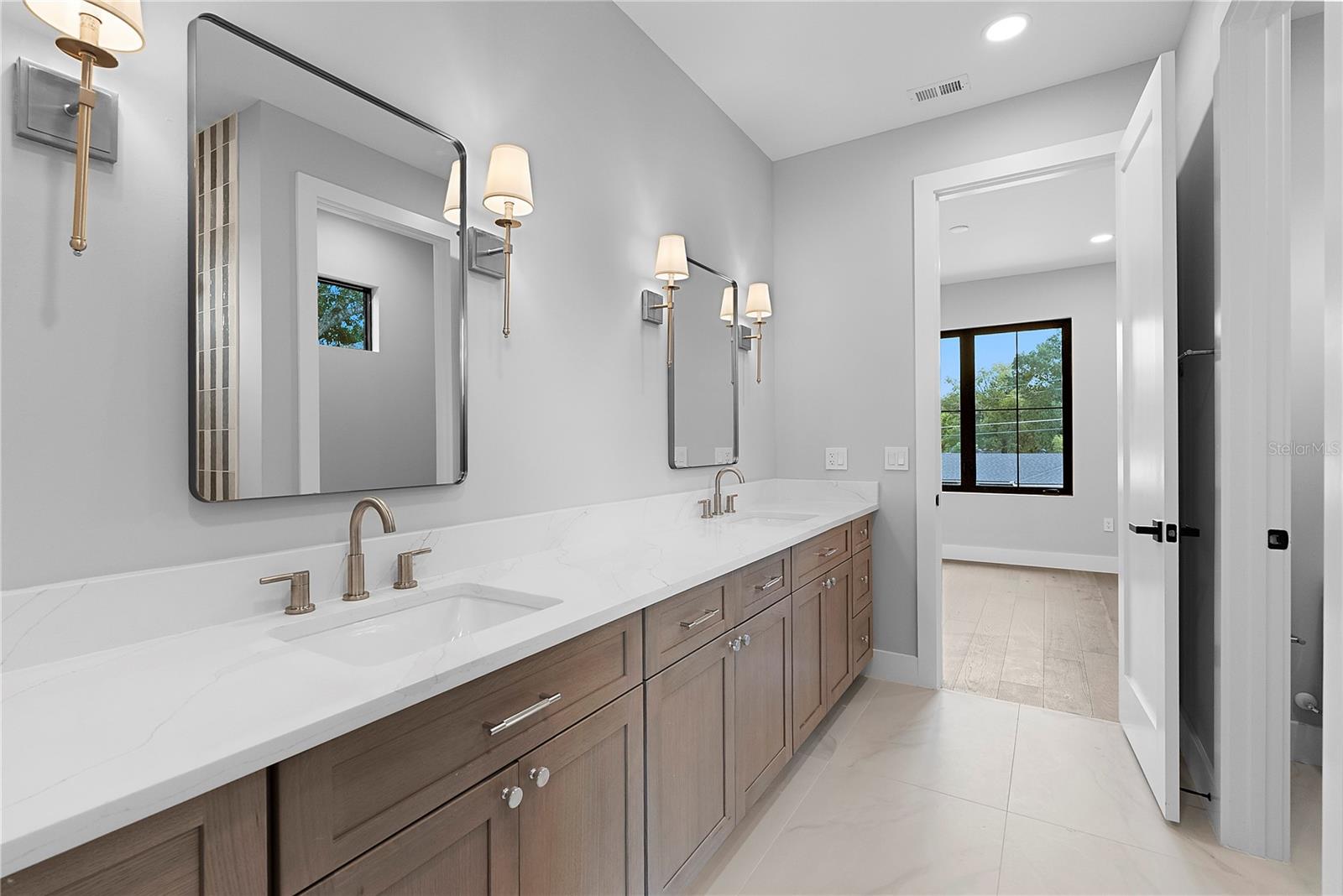 EASTWOOD - Residential