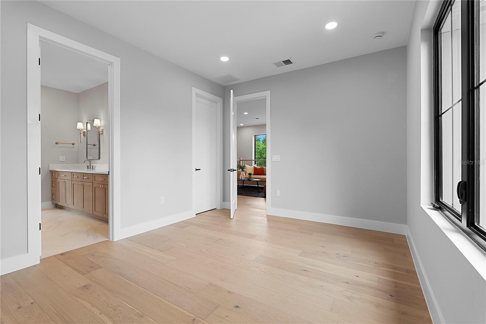 EASTWOOD - Residential