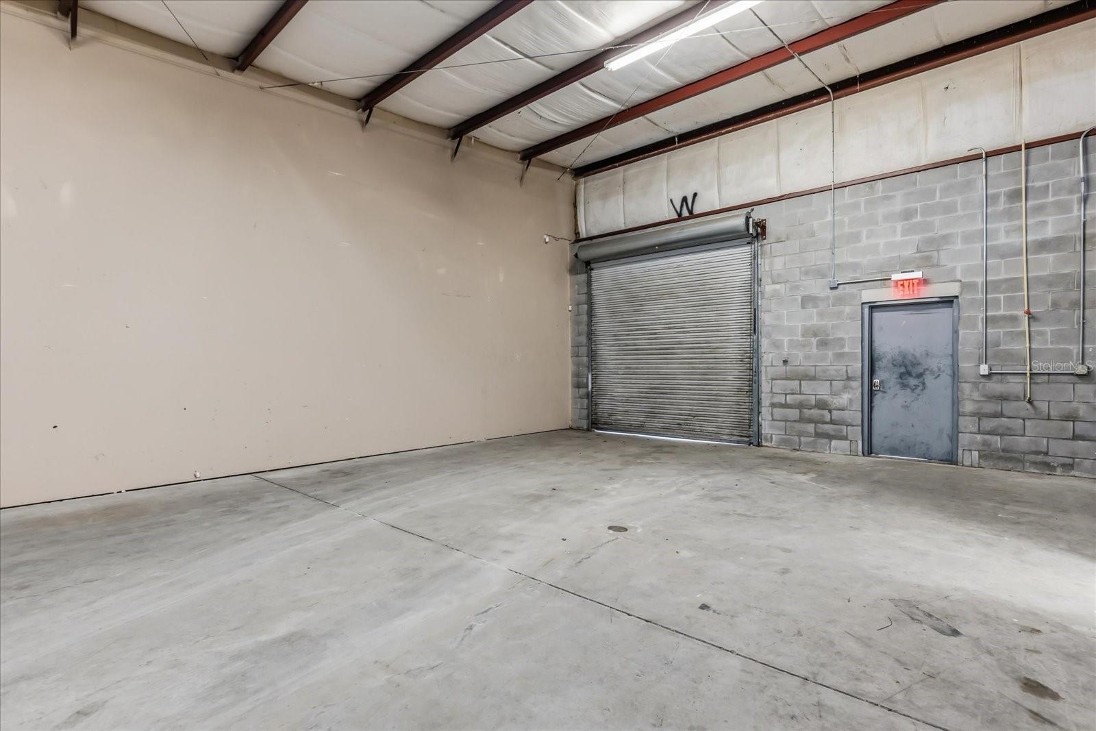 MIDWAY COMMERCE CENTER 1ST ADD - Commercial Lease