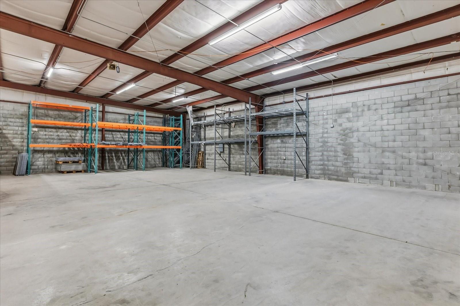 MIDWAY COMMERCE CENTER 1ST ADD - Commercial Lease