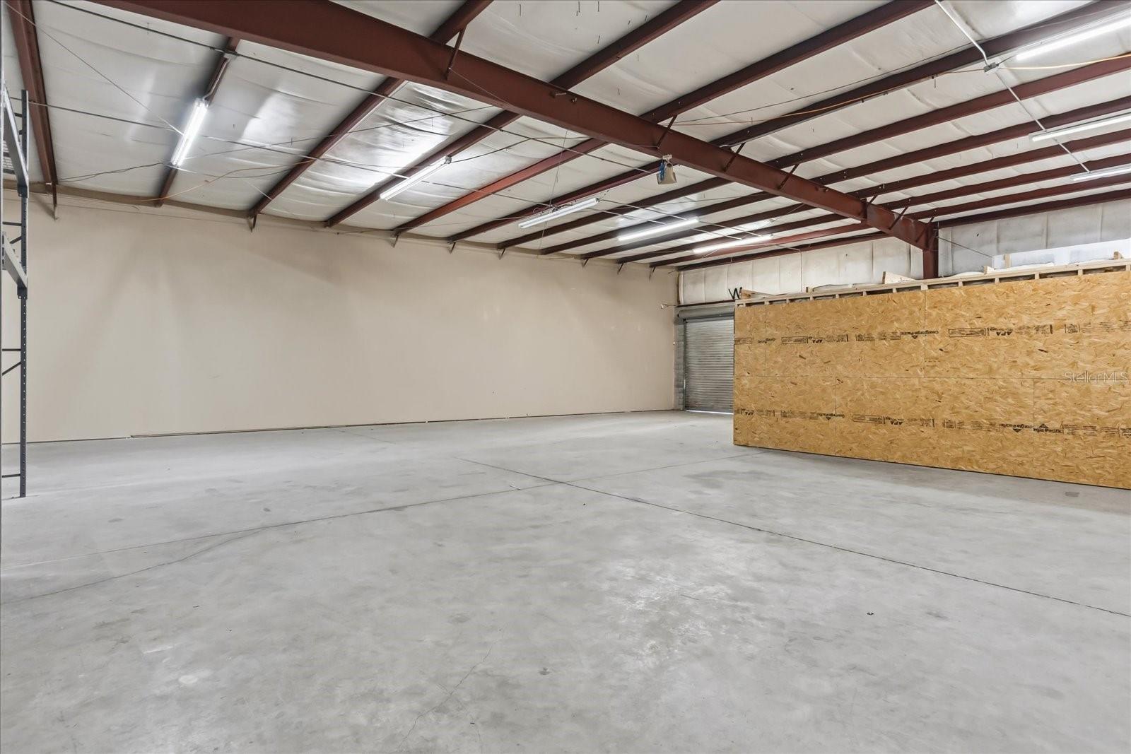 MIDWAY COMMERCE CENTER 1ST ADD - Commercial Lease