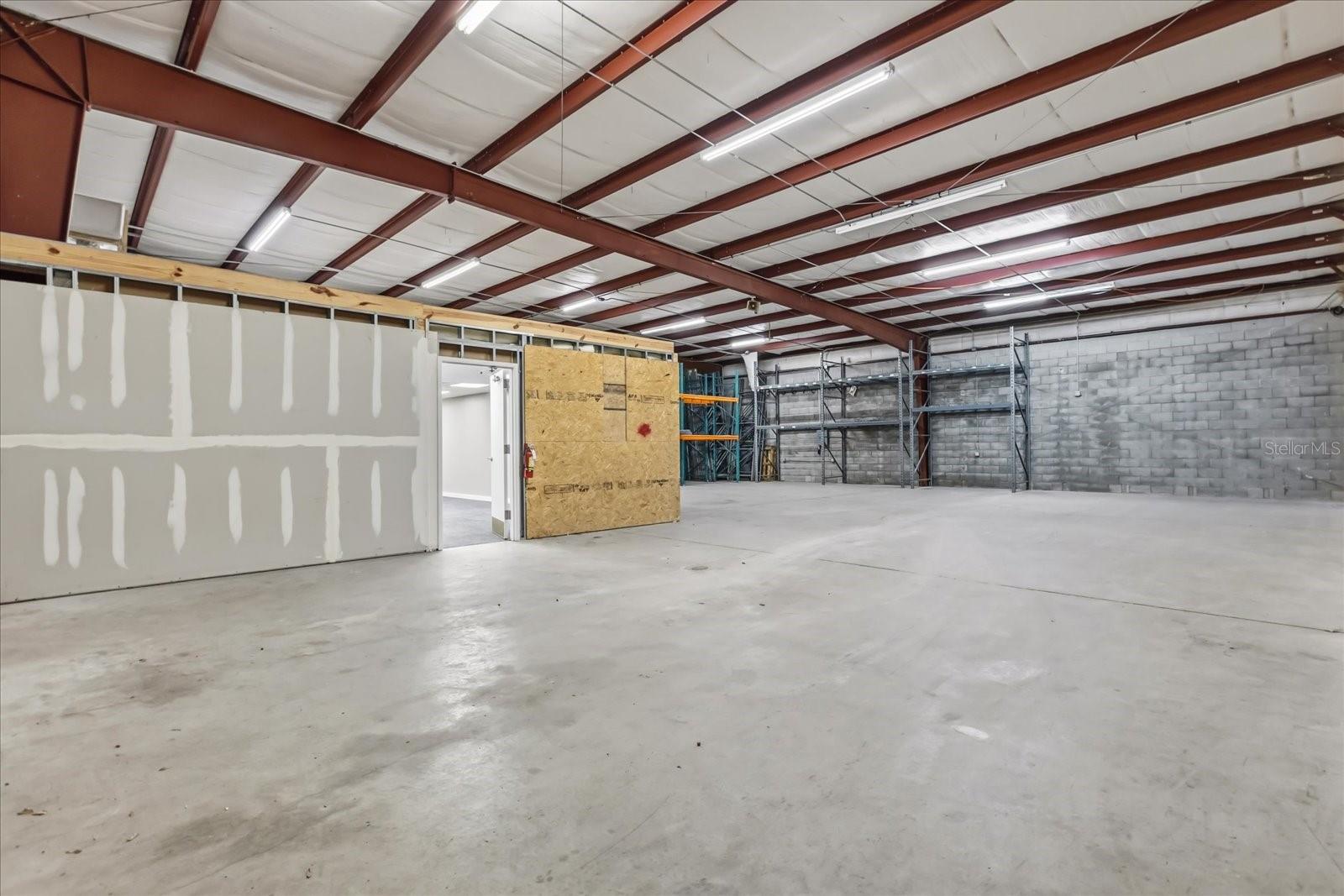 MIDWAY COMMERCE CENTER 1ST ADD - Commercial Lease