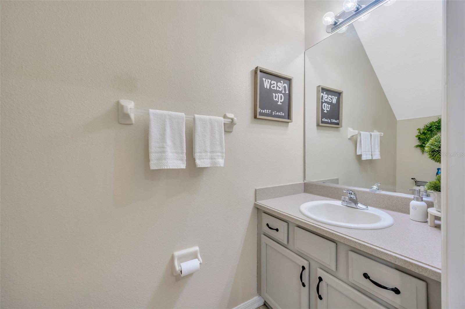 BRENTWOOD TWNHMS PH 01 - Residential