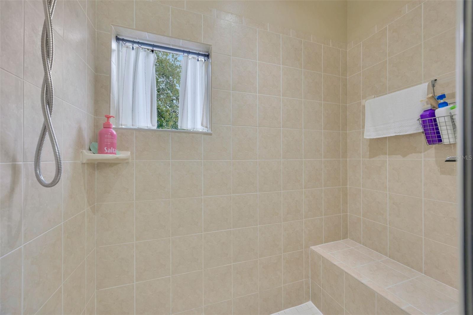 BRENTWOOD TWNHMS PH 01 - Residential