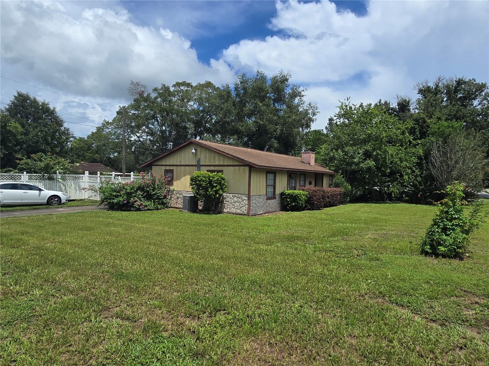 5521 NE 4TH PLACE