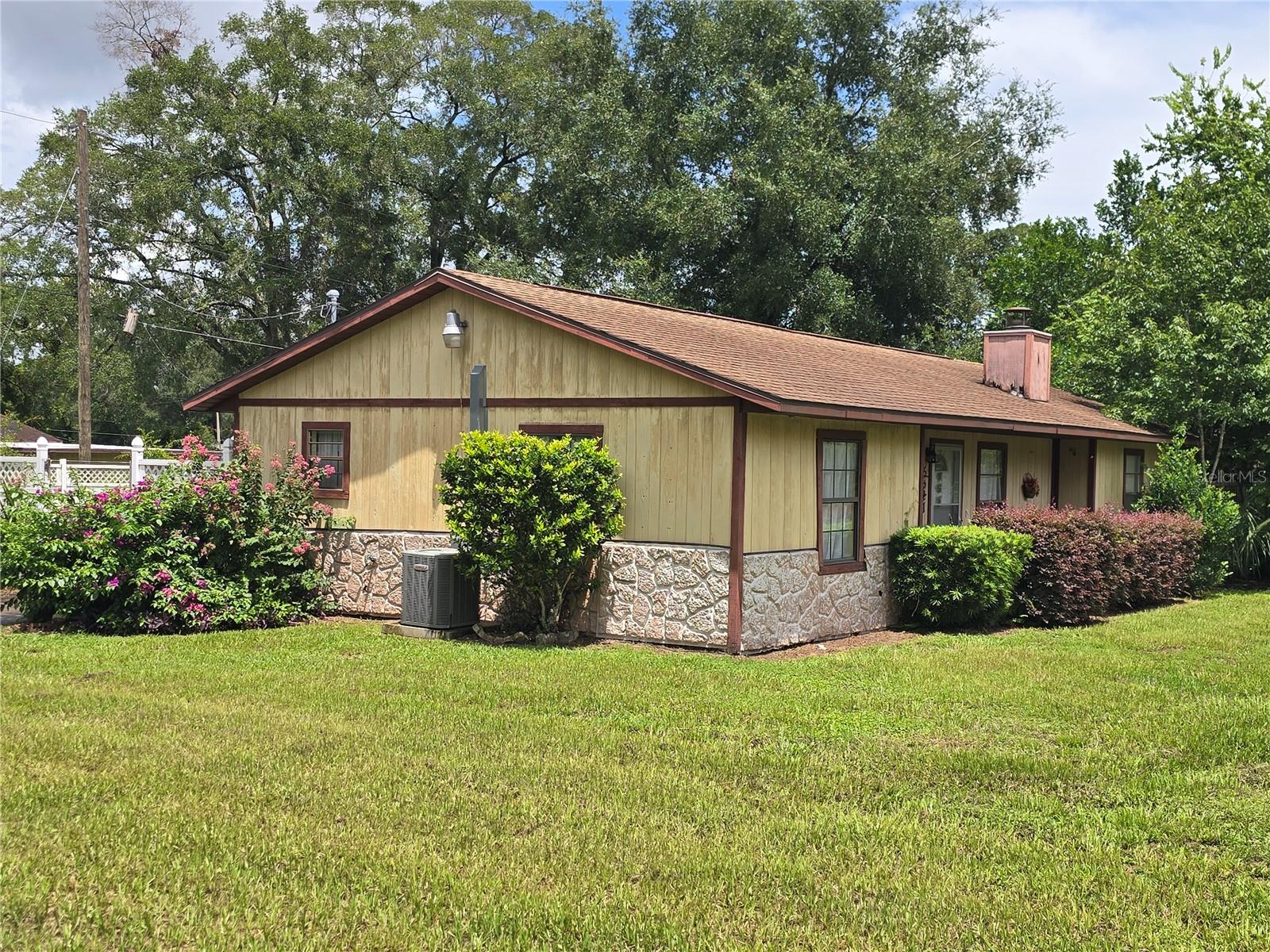 5521 NE 4TH PLACE
