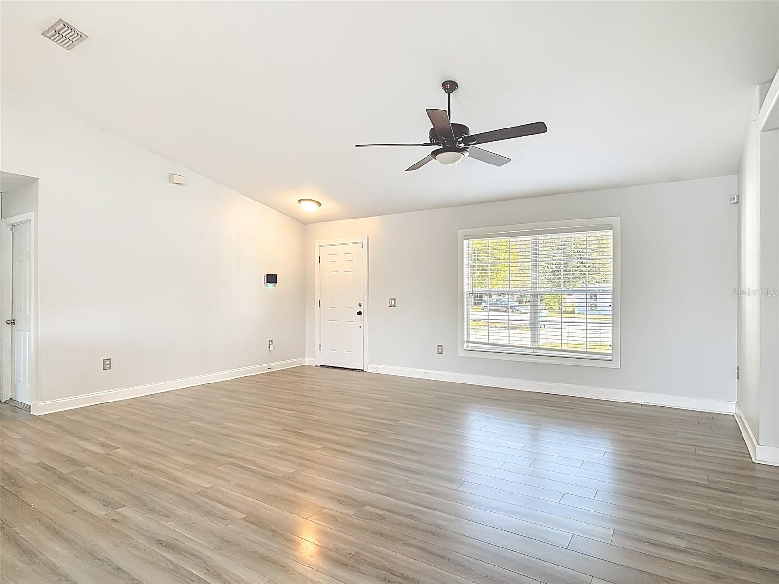 DELTONA LAKES UNIT 72 - Residential Lease