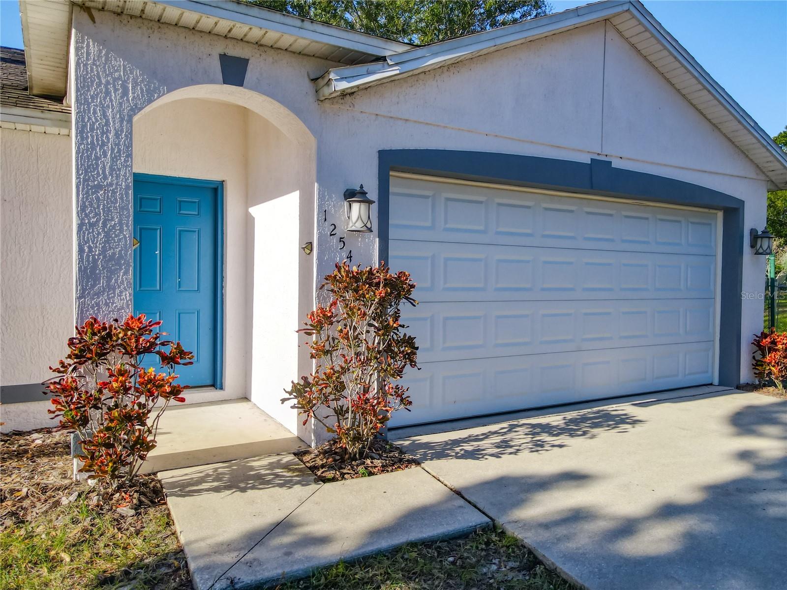 DELTONA LAKES UNIT 72 - Residential Lease