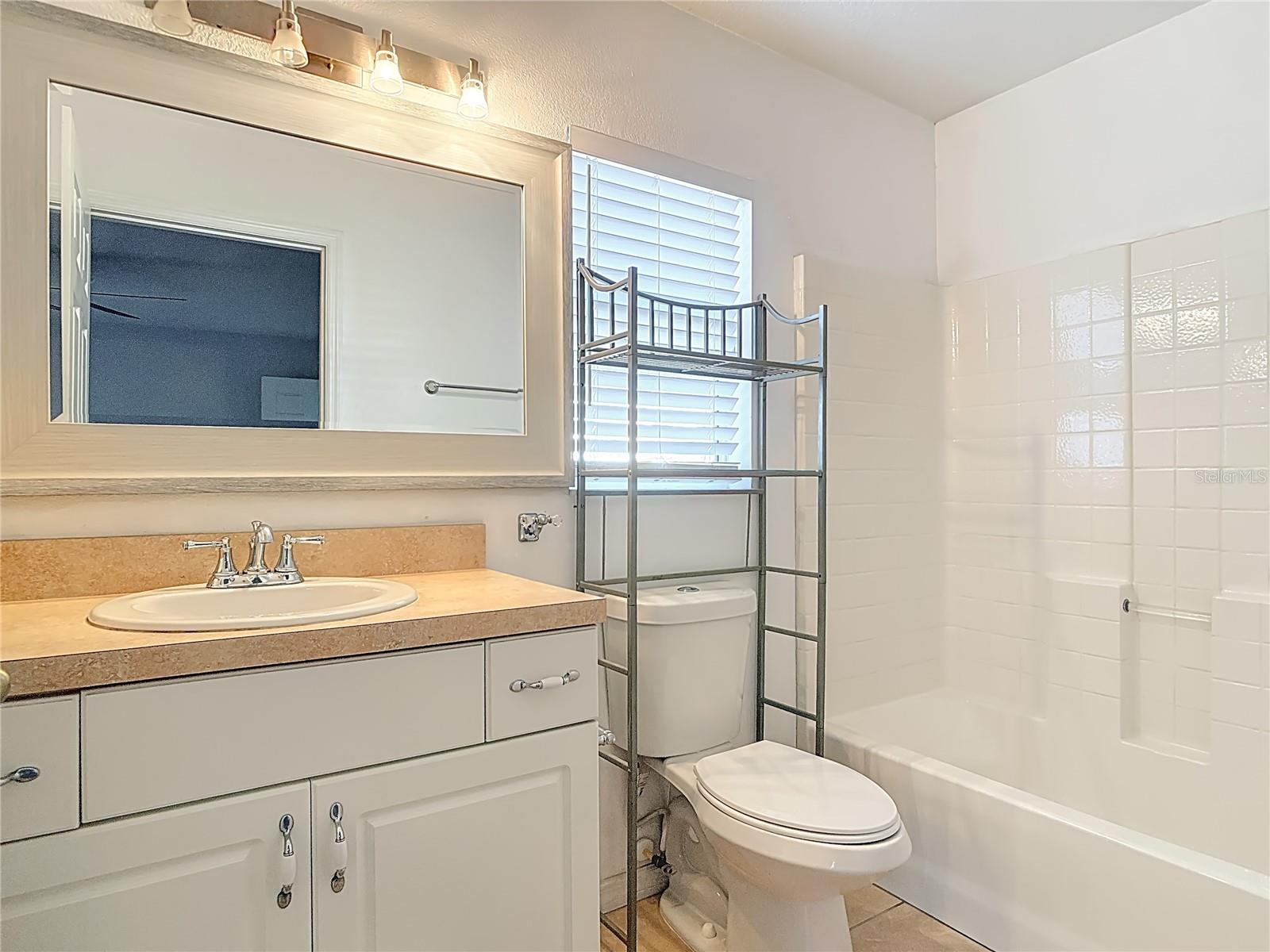 DELTONA LAKES UNIT 72 - Residential Lease