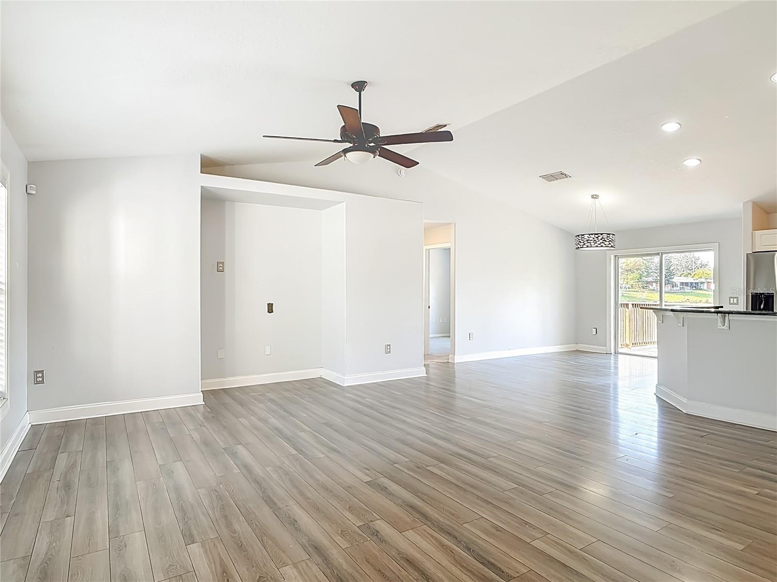 DELTONA LAKES UNIT 72 - Residential Lease