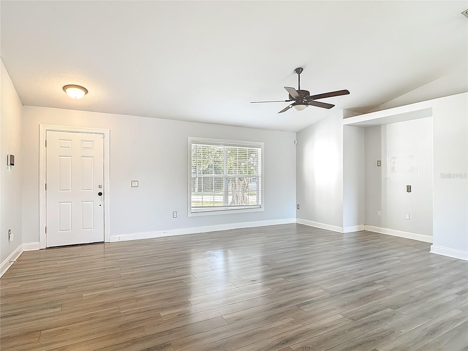 DELTONA LAKES UNIT 72 - Residential Lease