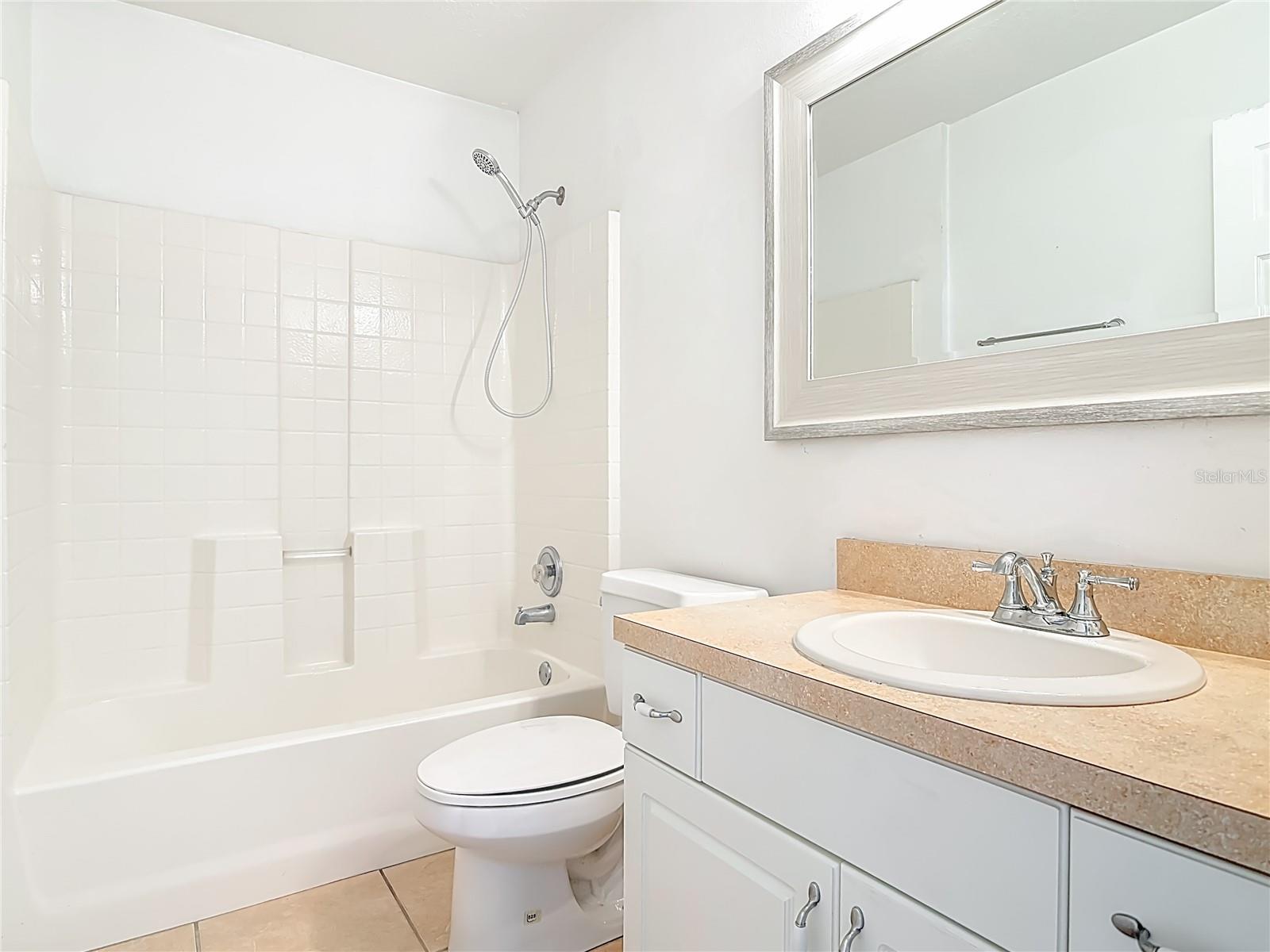 DELTONA LAKES UNIT 72 - Residential Lease