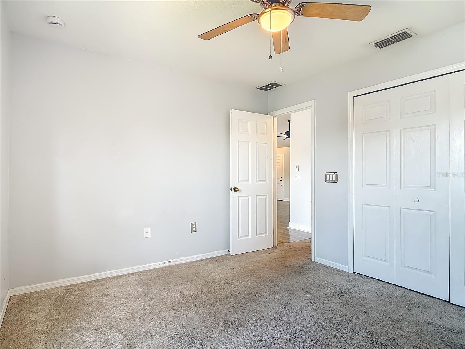 DELTONA LAKES UNIT 72 - Residential Lease