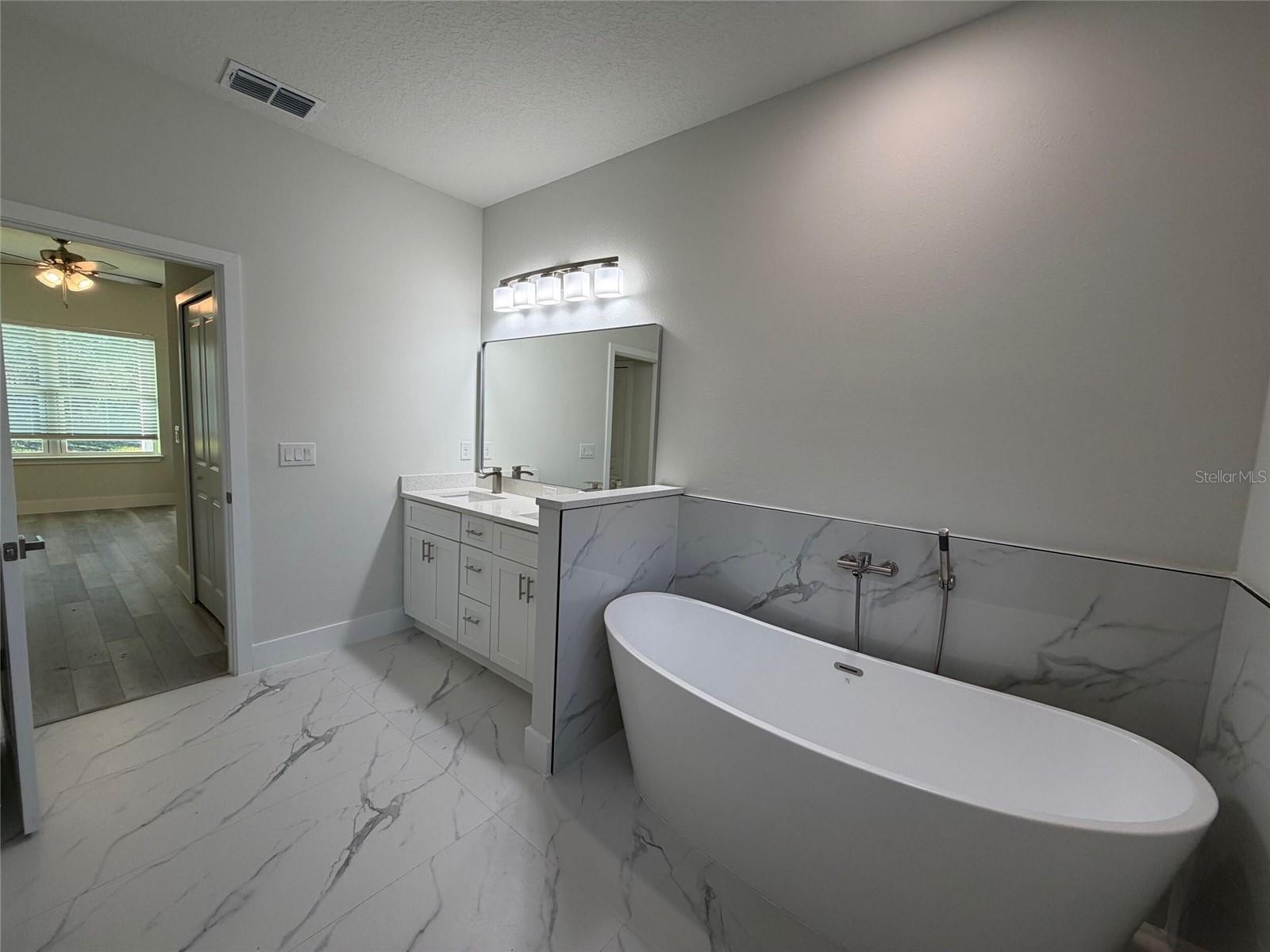 RAINBOW LAKES ESTATES - Residential