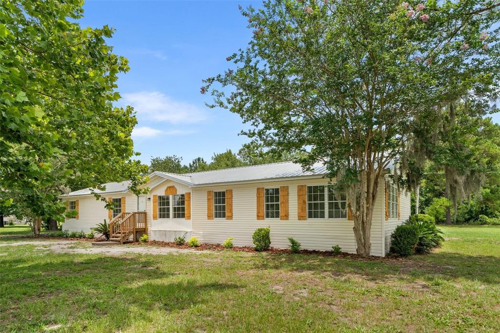 Photo of 15591 NE 46th Street, Williston, FL 32696 (MLS # GC541702)