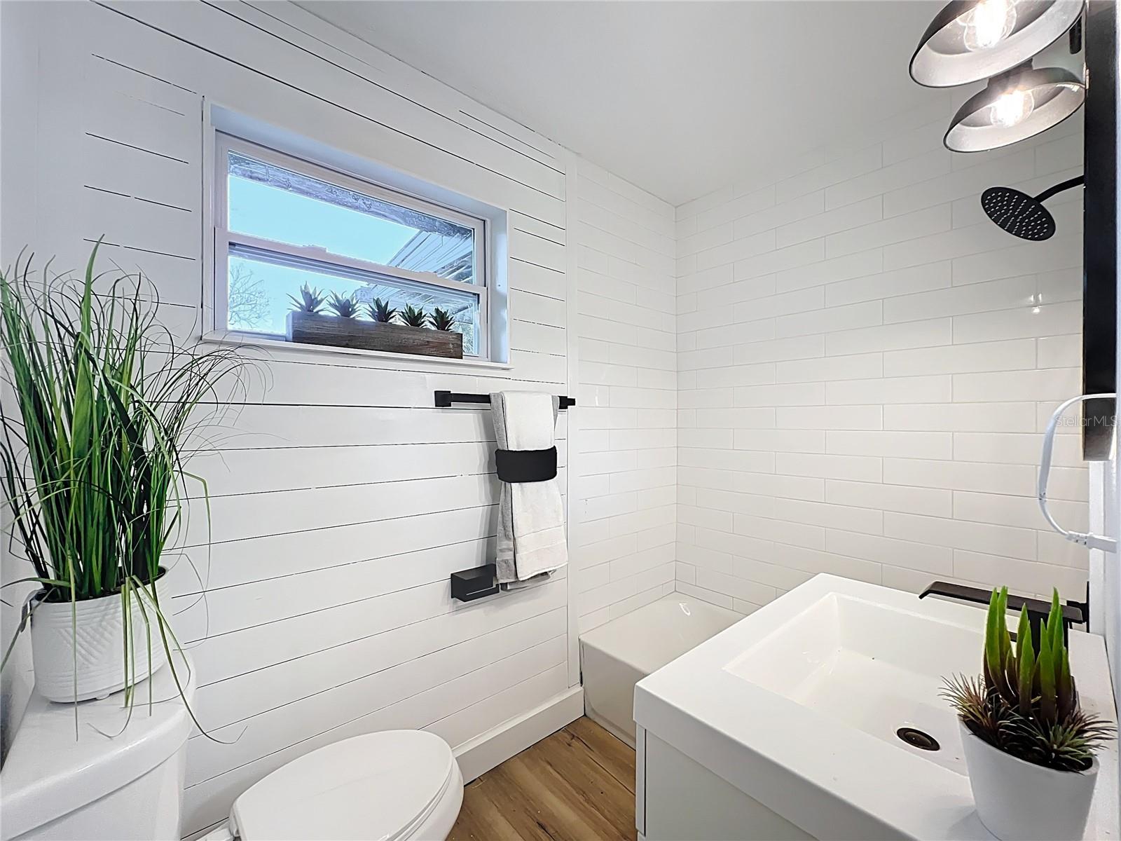 ENGELWOOD PARK - Residential