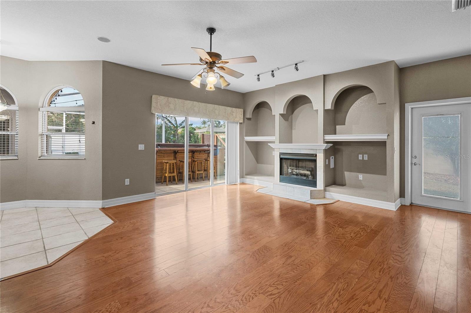 COLONY CLUB ESTATES - Residential