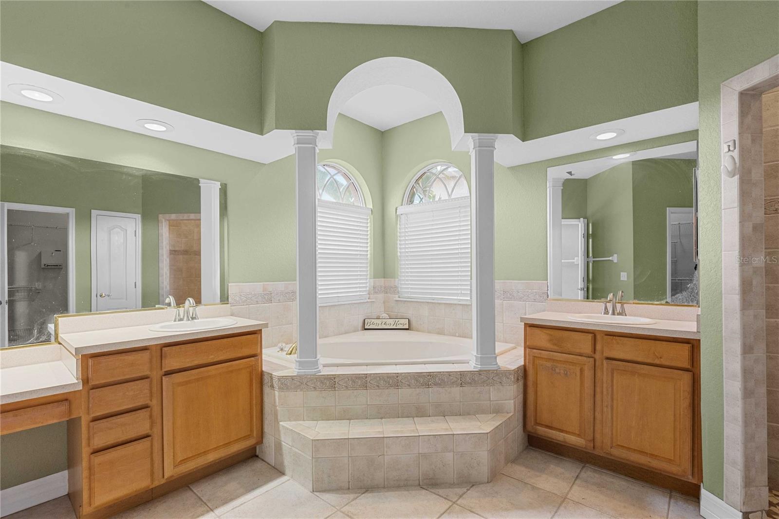 COLONY CLUB ESTATES - Residential