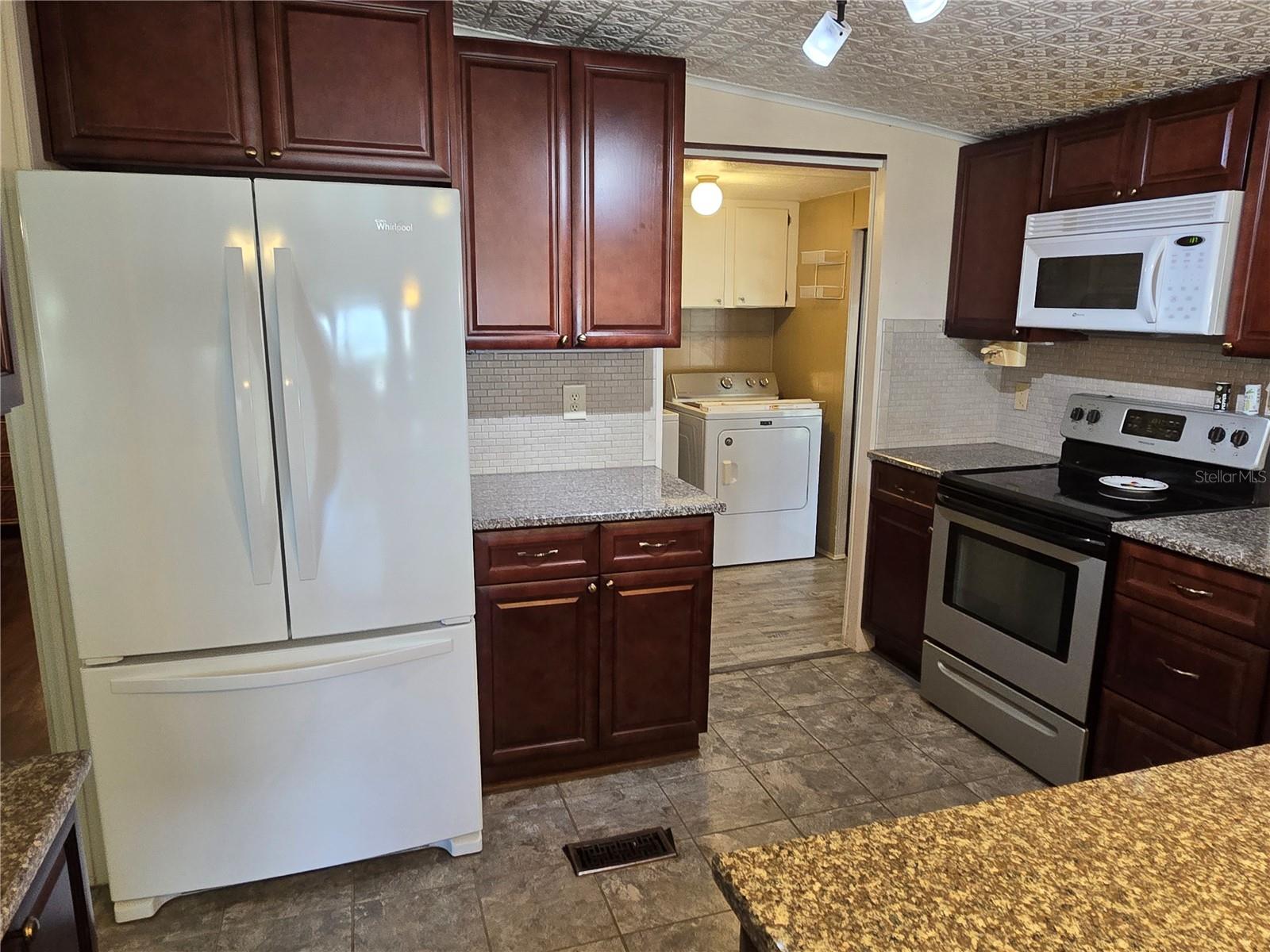 NATURES EDGE RESORT PH 01 - Residential