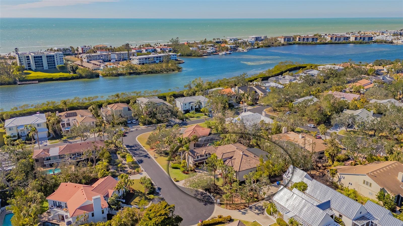 BAY ISLES - Residential