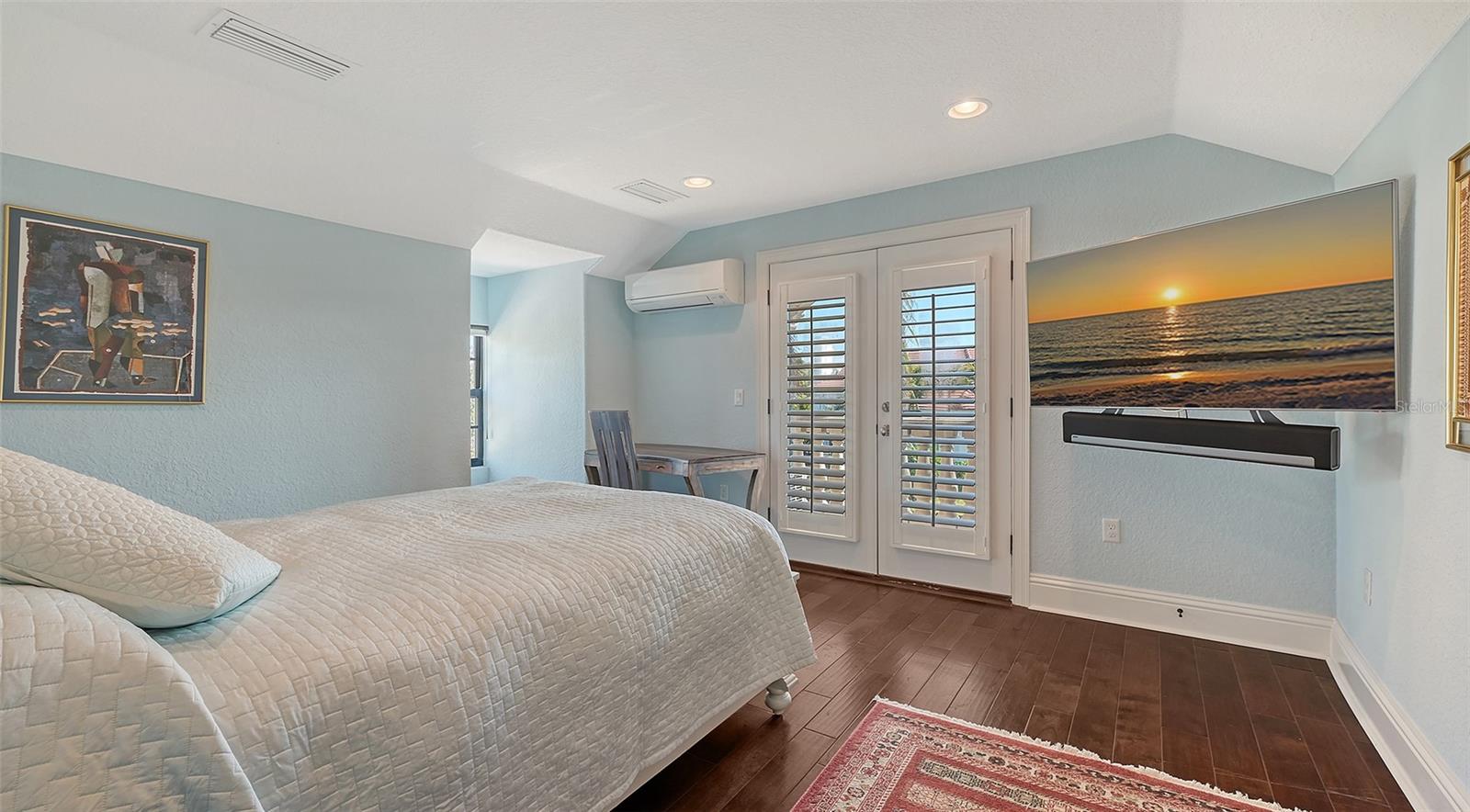 BAY ISLES - Residential