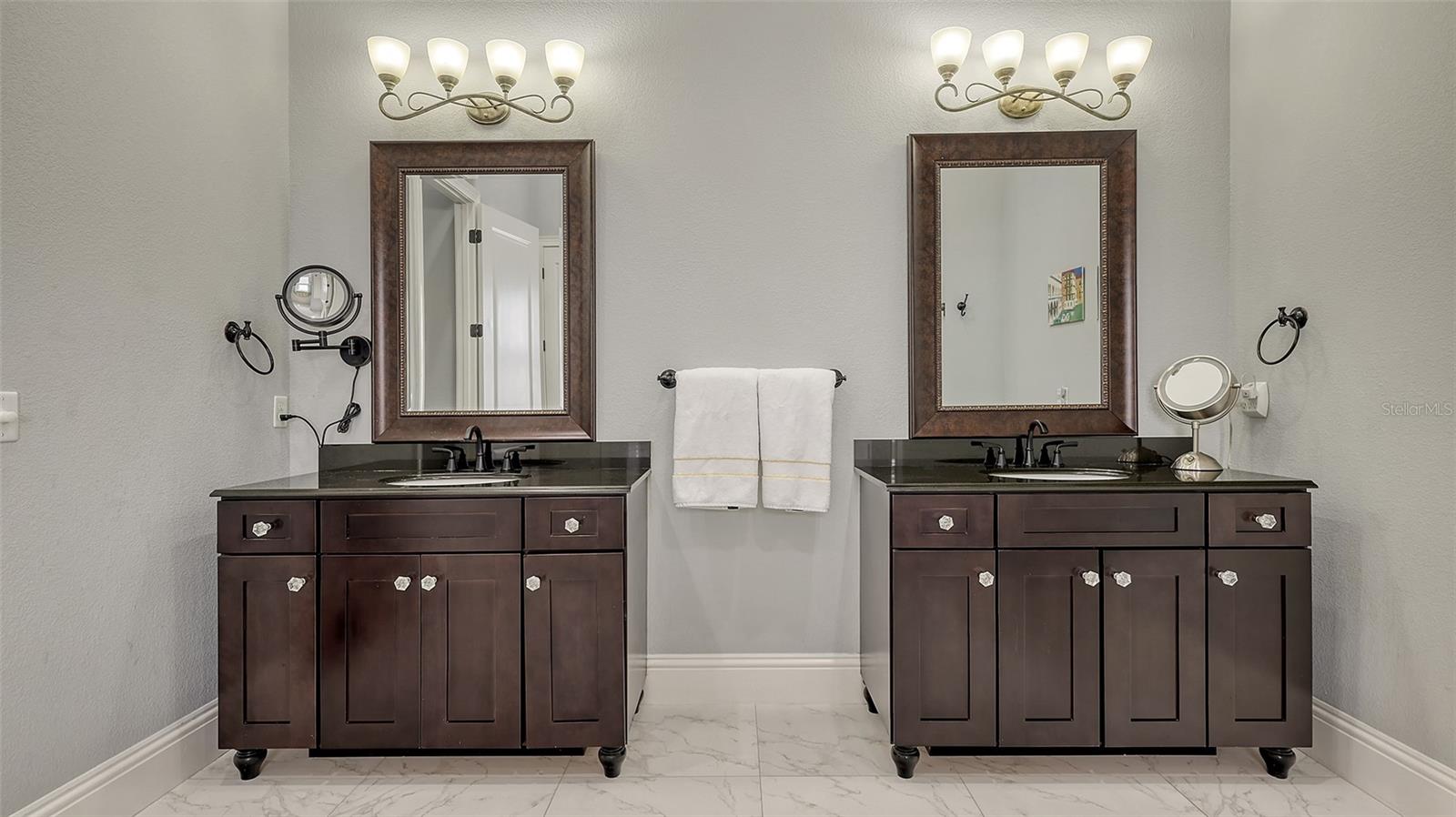 BAY ISLES - Residential