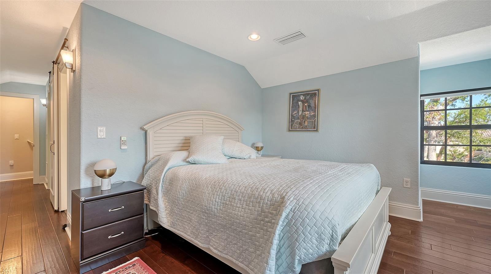 BAY ISLES - Residential