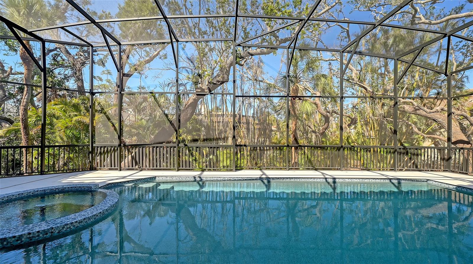 BAY ISLES - Residential