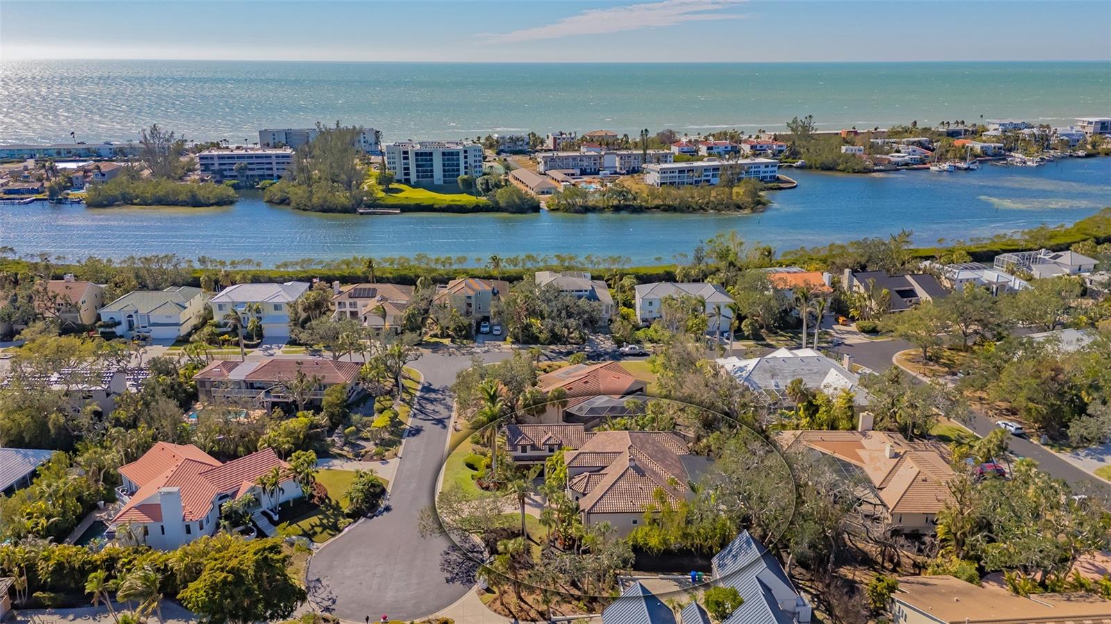 BAY ISLES - Residential