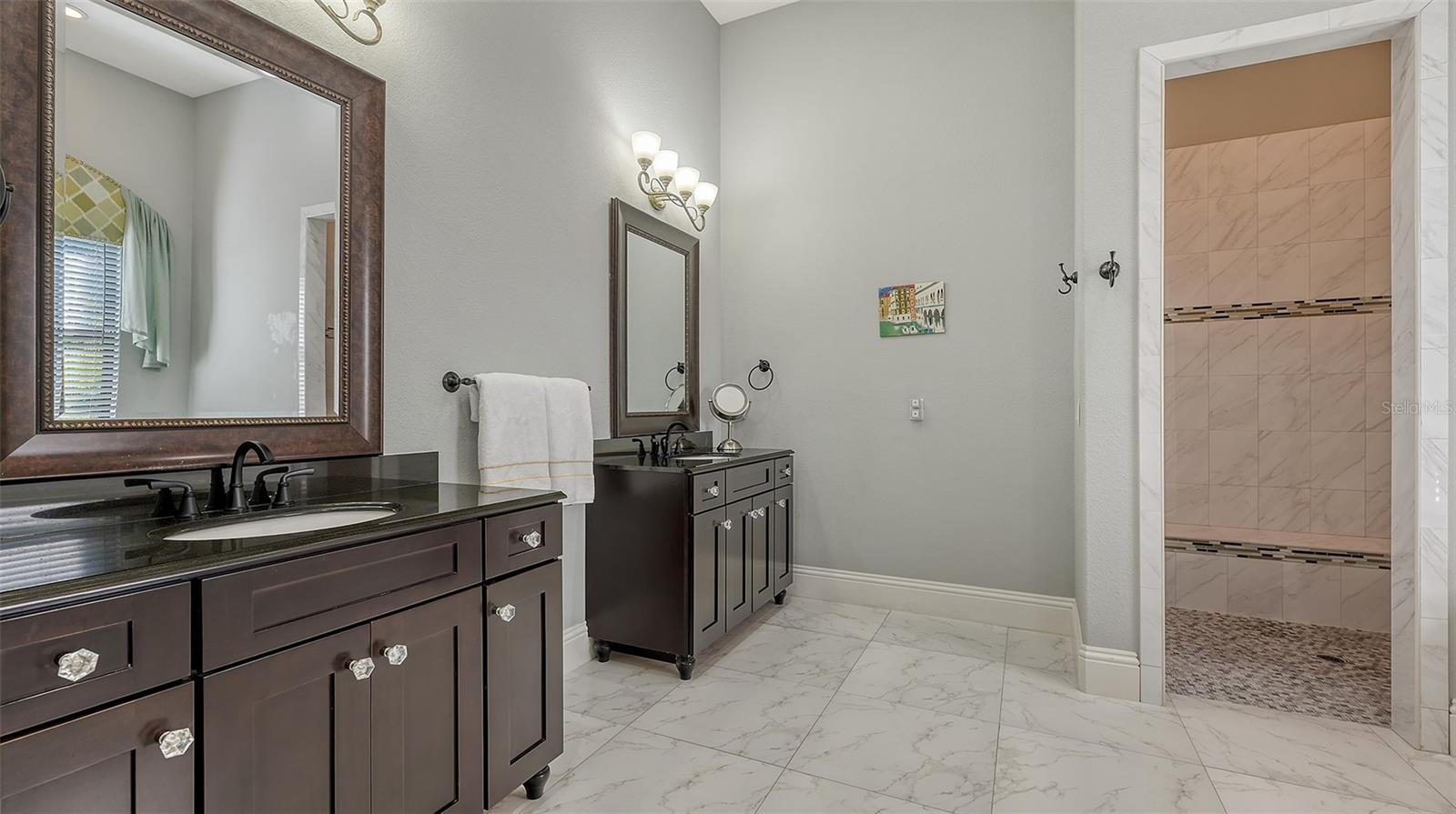 BAY ISLES - Residential