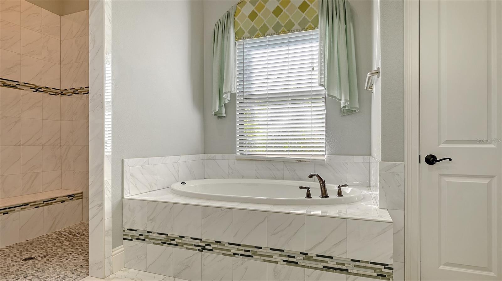 BAY ISLES - Residential