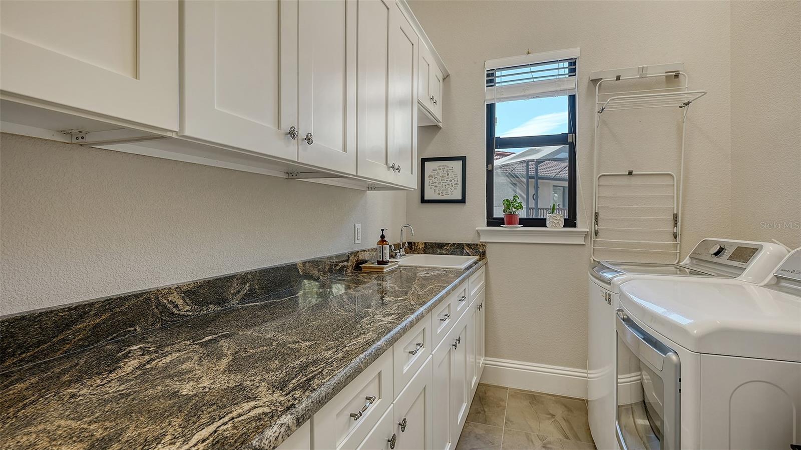 BAY ISLES - Residential