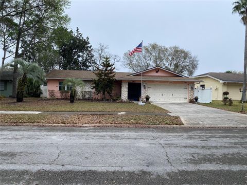 Photo of 1012 Forest Circle, Winter Springs, FL 32708 (MLS # O6387051)