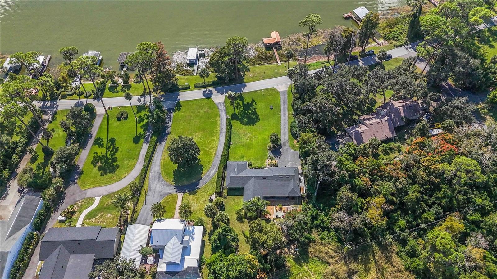 DORA MANOR - Residential