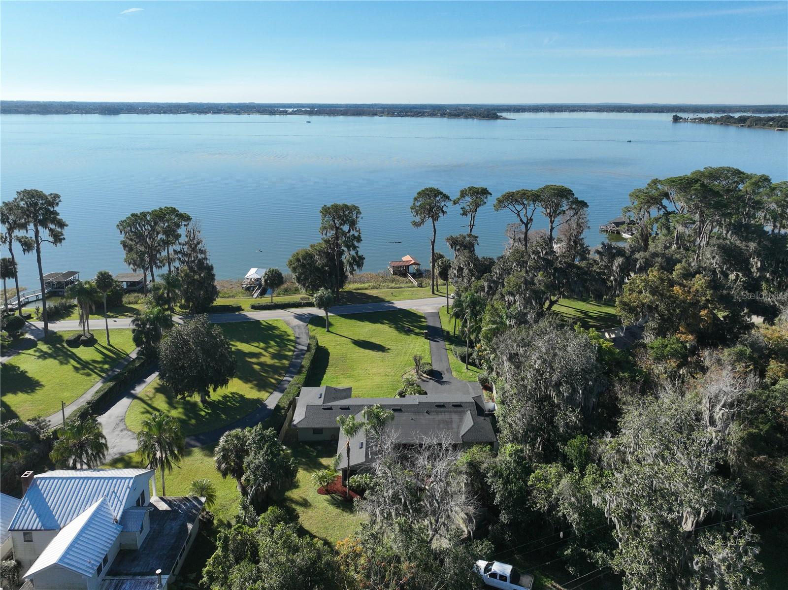 DORA MANOR - Residential