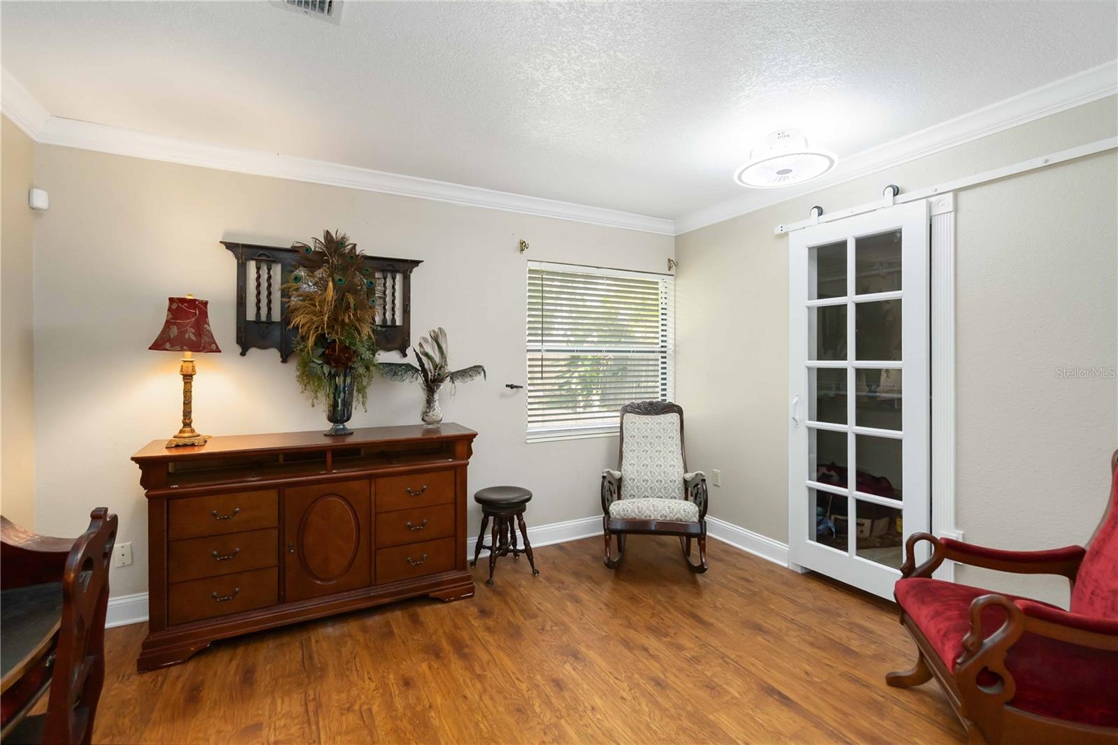 DORA MANOR - Residential