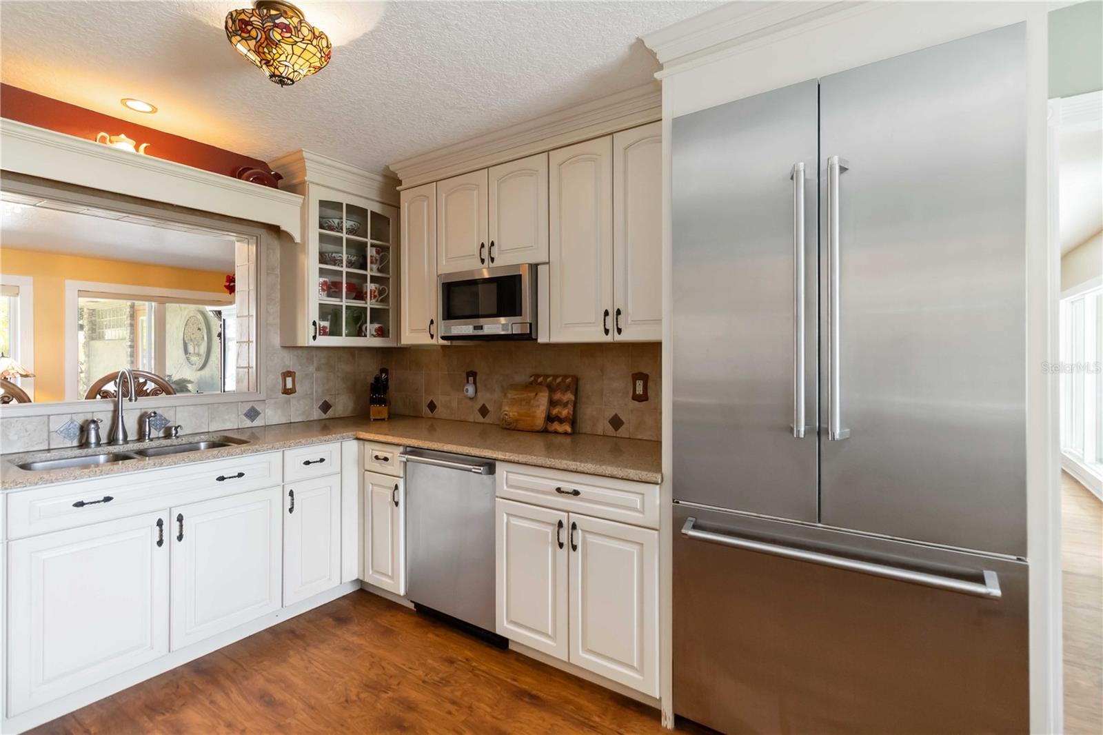 DORA MANOR - Residential