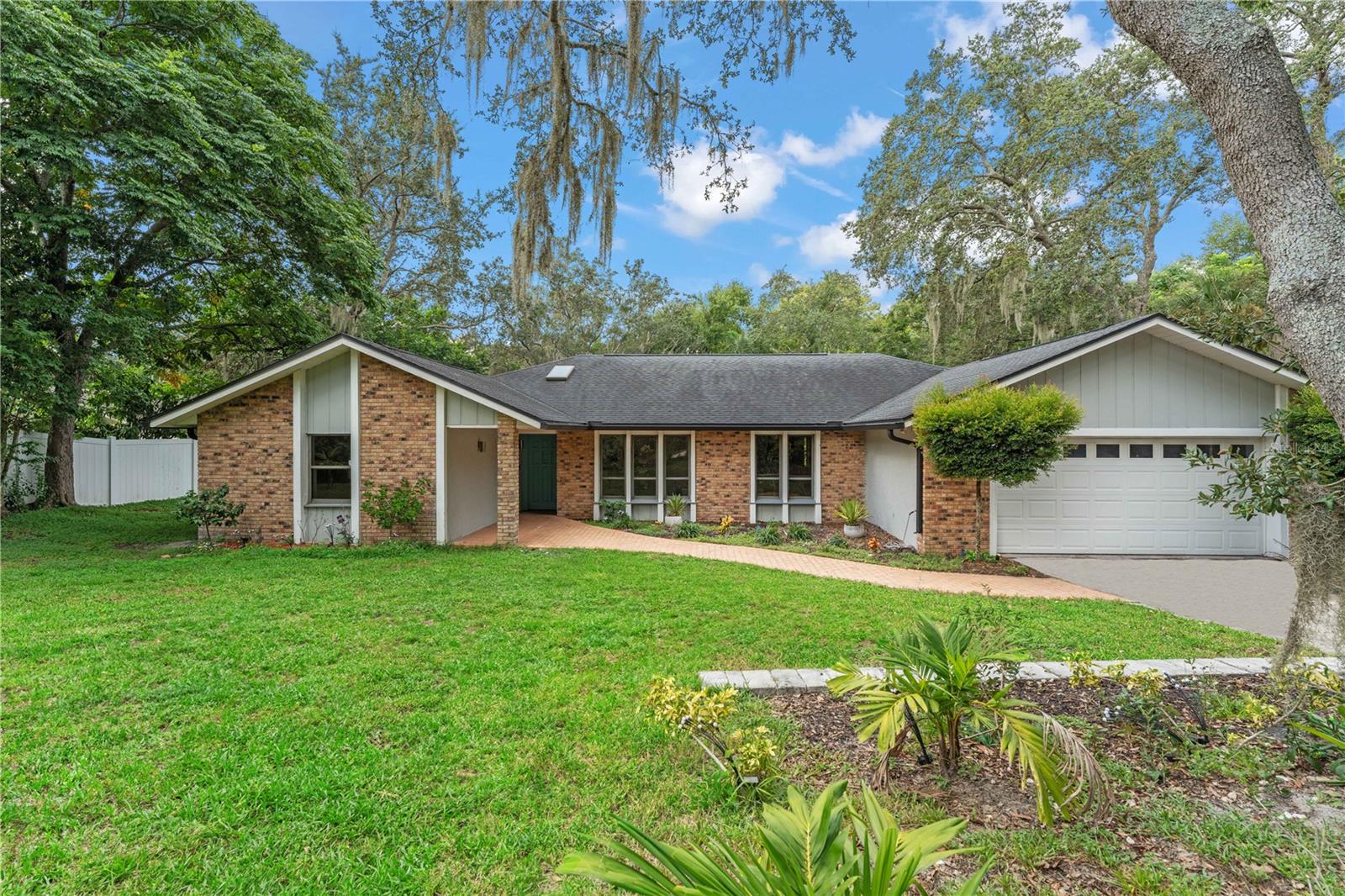 WINDERLAKES - Residential