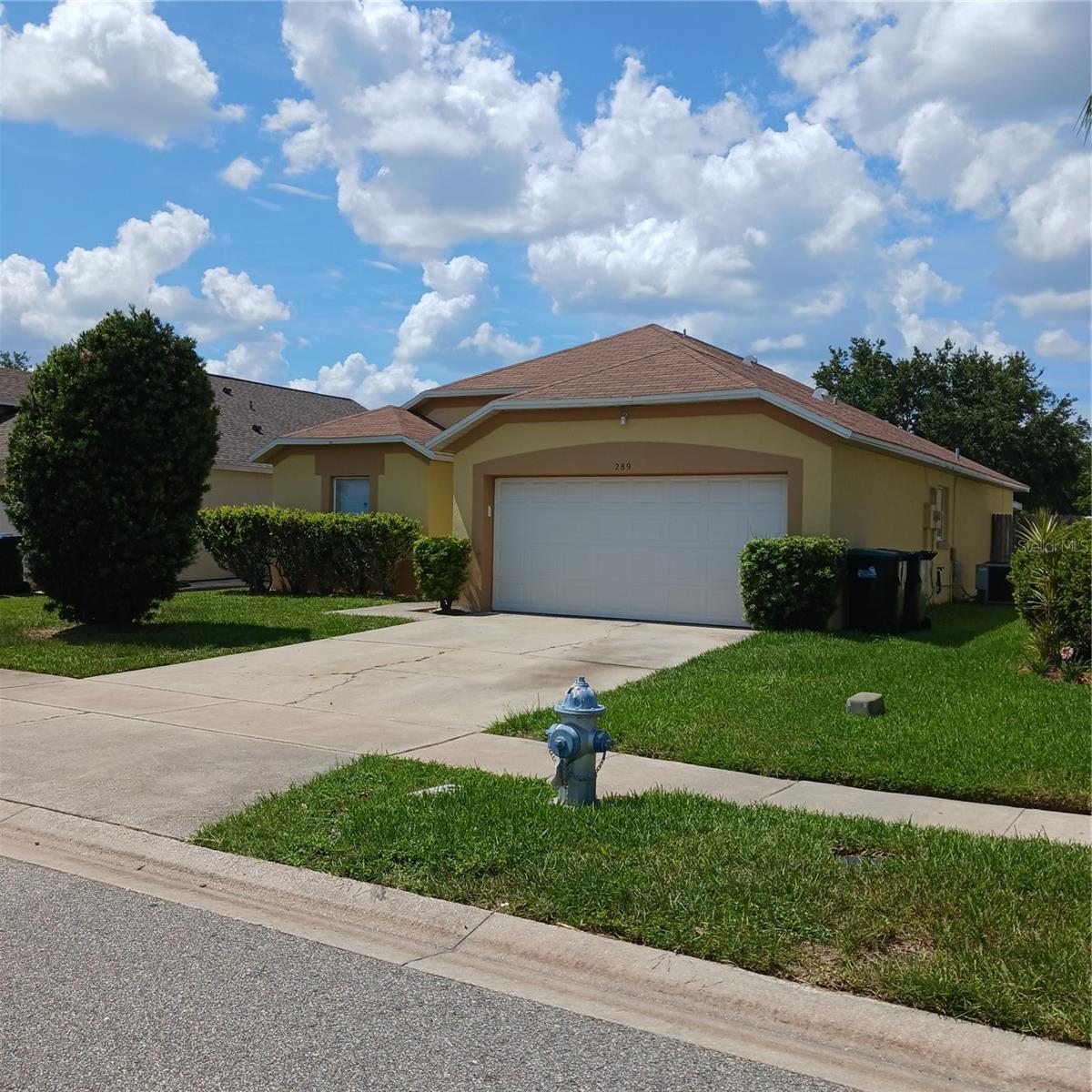 This property features a comfortable 3-bedroom, 2-bathroom layout with a desirable split floor plan. The kitchen includes a charming breakfast nook that offers a pleasant view of the living area and large fenced-in yard. Sliding glass doors from the living area open onto a spacious screened-in back patio, which is perfect for relaxation and outdoor entertaining. Its location is also a great advantage, as it's conveniently close to schools, restaurants, and other amenities.