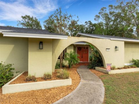 A home in LAKELAND