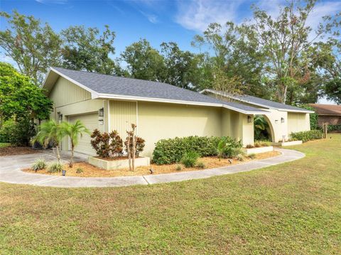 A home in LAKELAND