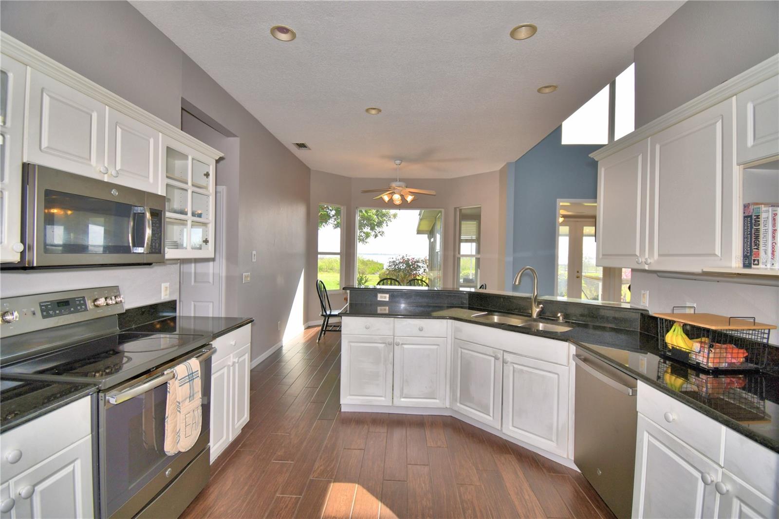 HAMILTON POINTE - Residential